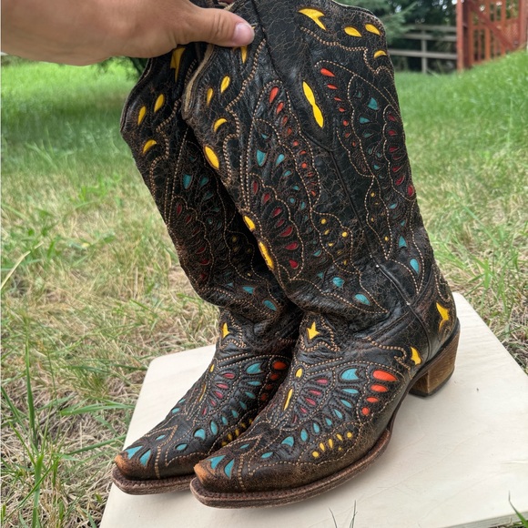 Corral Vintage Butterfly Inlay Boots - Picture 2 of 9